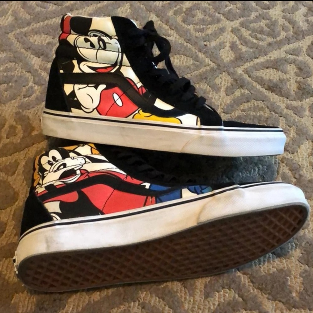 Disney mickey goofy pluto Donald duck vans shoes 8.5
